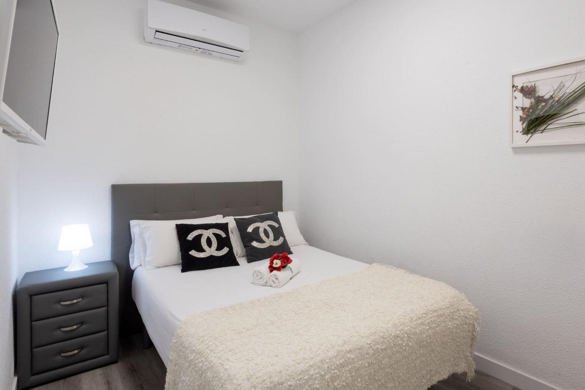 Apartamentos Day Madrid Santo Domingo Centro Gran Via Sol Malasana מראה חיצוני תמונה