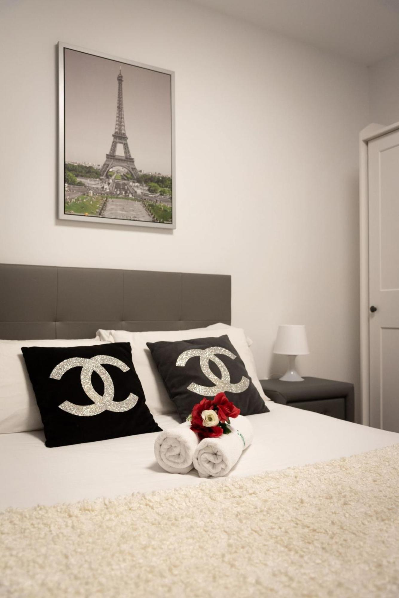Apartamentos Day Madrid Santo Domingo Centro Gran Via Sol Malasana מראה חיצוני תמונה