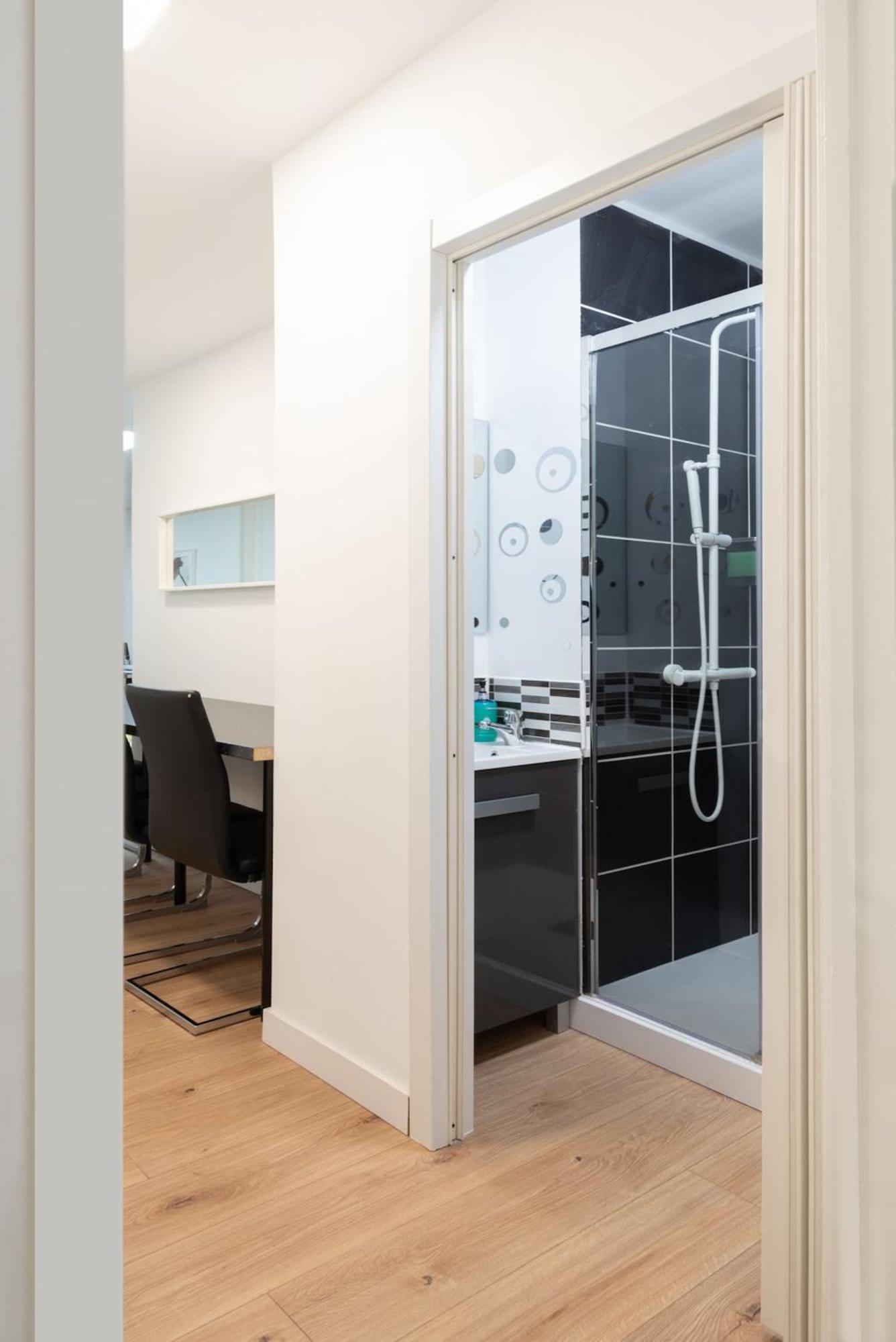 Apartamentos Day Madrid Santo Domingo Centro Gran Via Sol Malasana מראה חיצוני תמונה