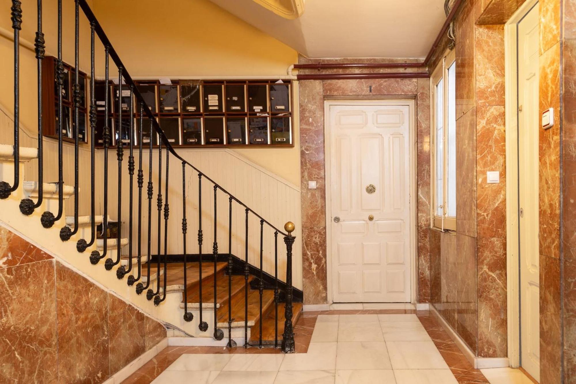 Apartamentos Day Madrid Santo Domingo Centro Gran Via Sol Malasana מראה חיצוני תמונה