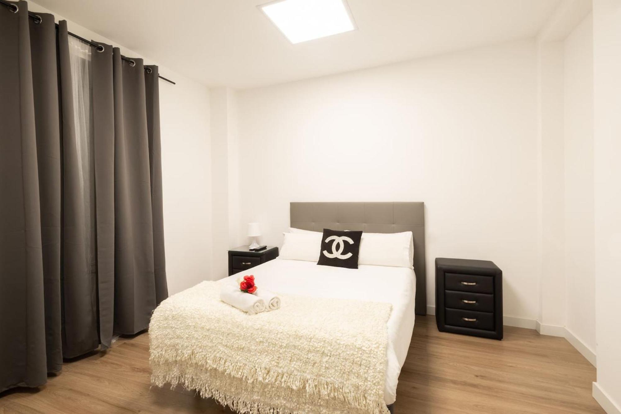 Apartamentos Day Madrid Santo Domingo Centro Gran Via Sol Malasana מראה חיצוני תמונה