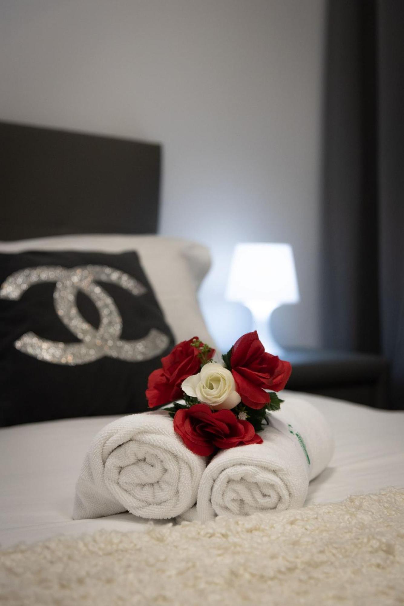 Apartamentos Day Madrid Santo Domingo Centro Gran Via Sol Malasana מראה חיצוני תמונה
