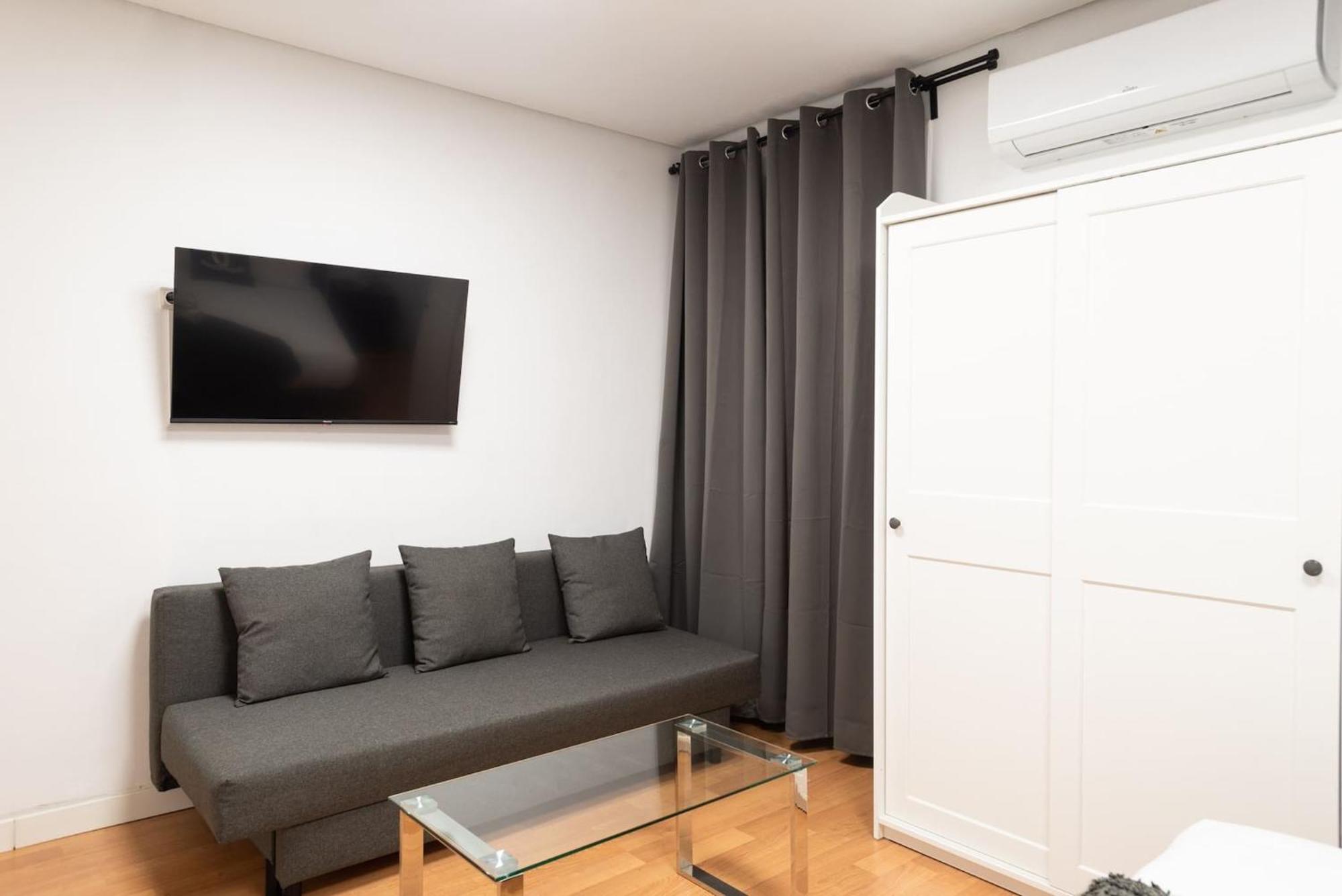 Apartamentos Day Madrid Santo Domingo Centro Gran Via Sol Malasana מראה חיצוני תמונה
