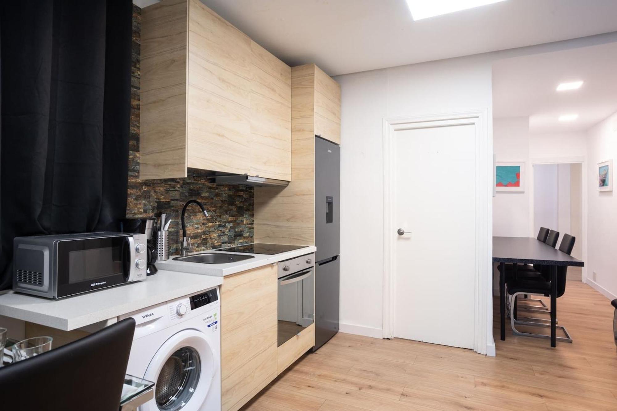 Apartamentos Day Madrid Santo Domingo Centro Gran Via Sol Malasana מראה חיצוני תמונה