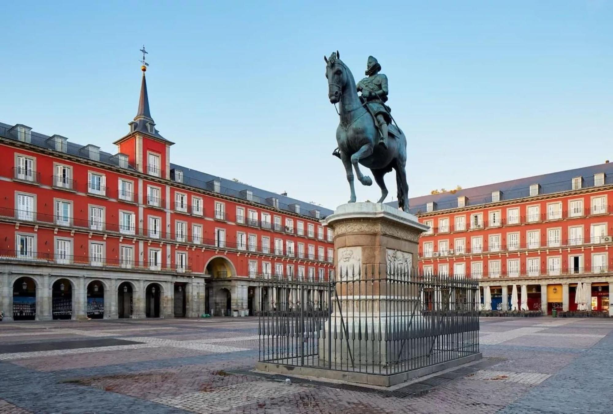 Apartamentos Day Madrid Santo Domingo Centro Gran Via Sol Malasana מראה חיצוני תמונה