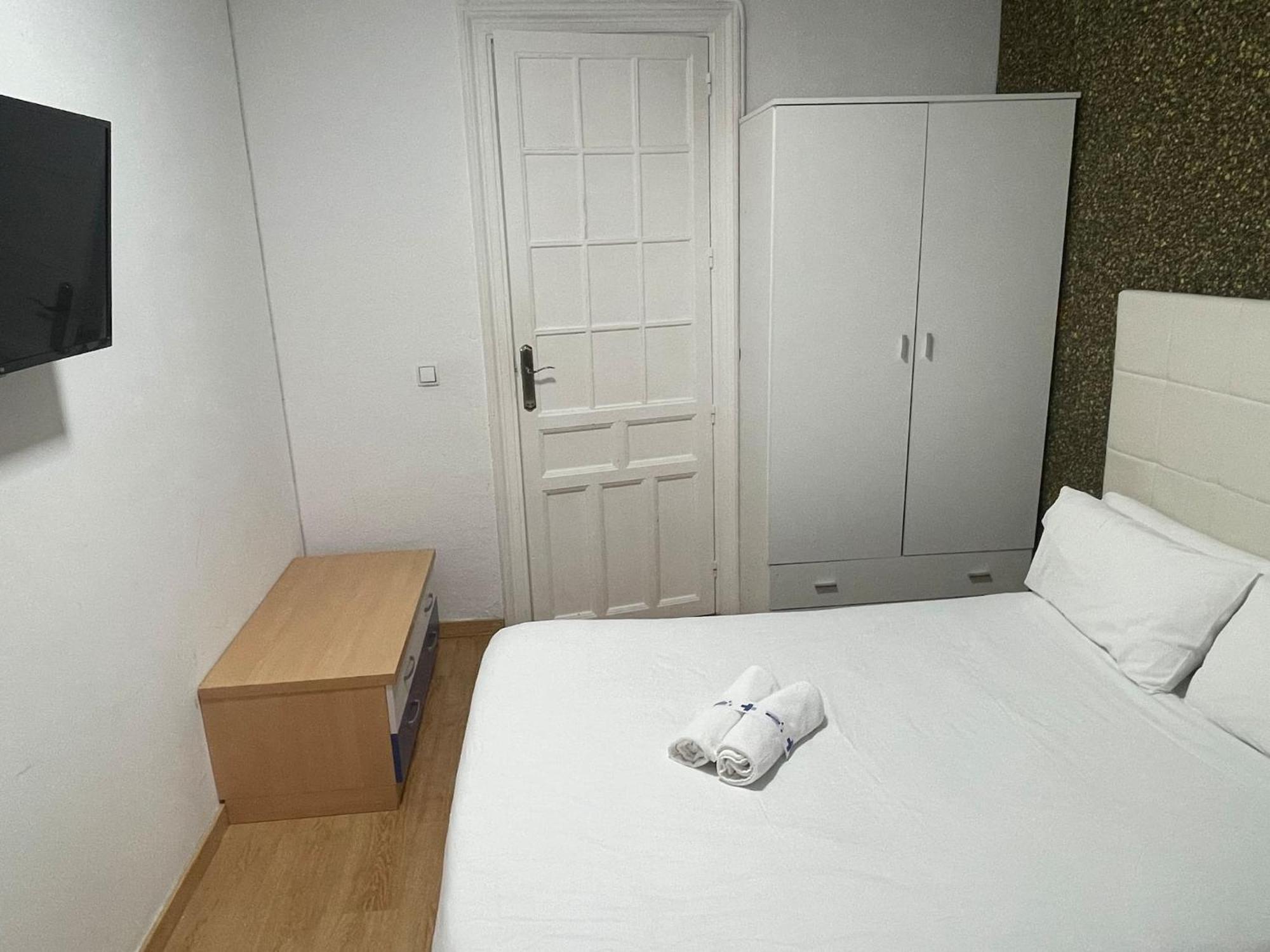 Apartamentos Day Madrid Santo Domingo Centro Gran Via Sol Malasana מראה חיצוני תמונה