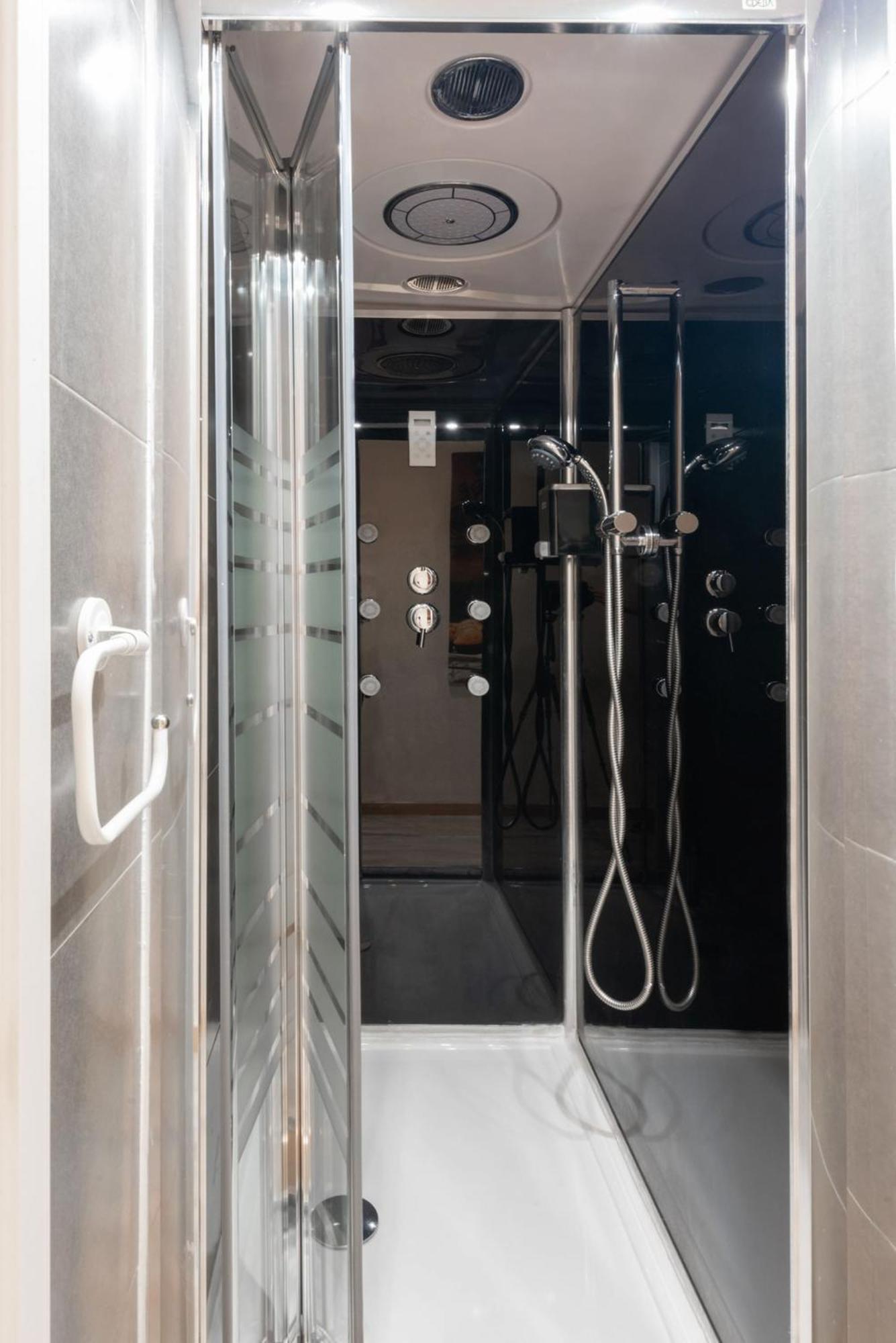 Apartamentos Day Madrid Santo Domingo Centro Gran Via Sol Malasana מראה חיצוני תמונה
